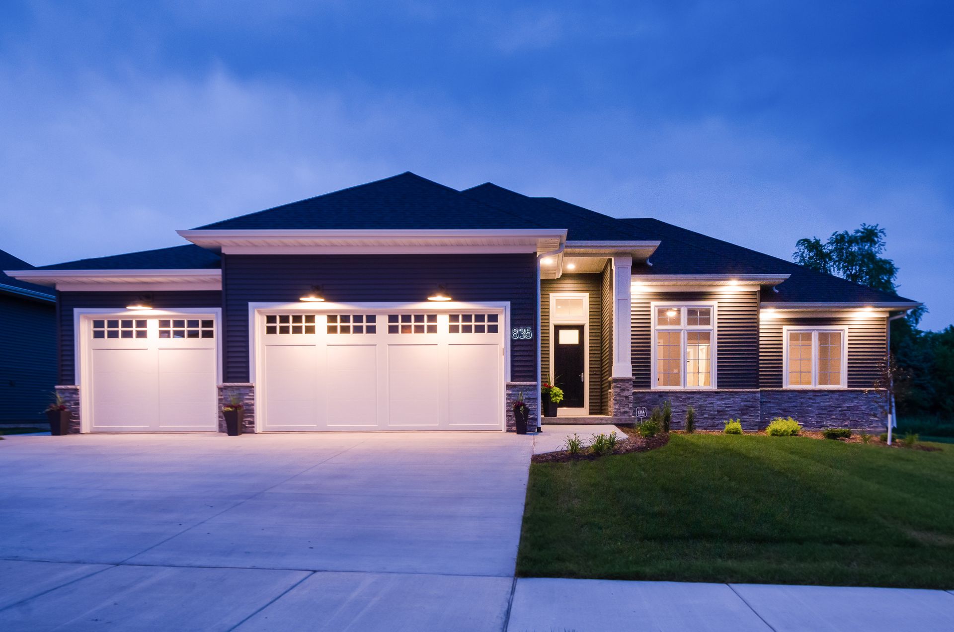 Aspen Ridge Peyton — front exterior at dusk